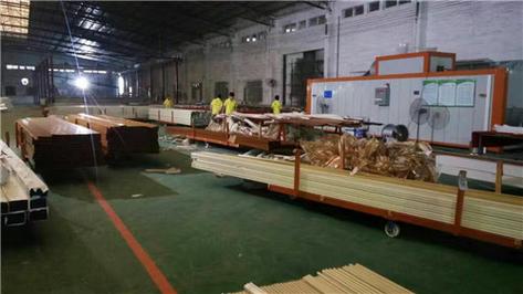 销售:建筑材料,铝材,不锈钢及其配件,机械设备,粘胶制品,包装材料等